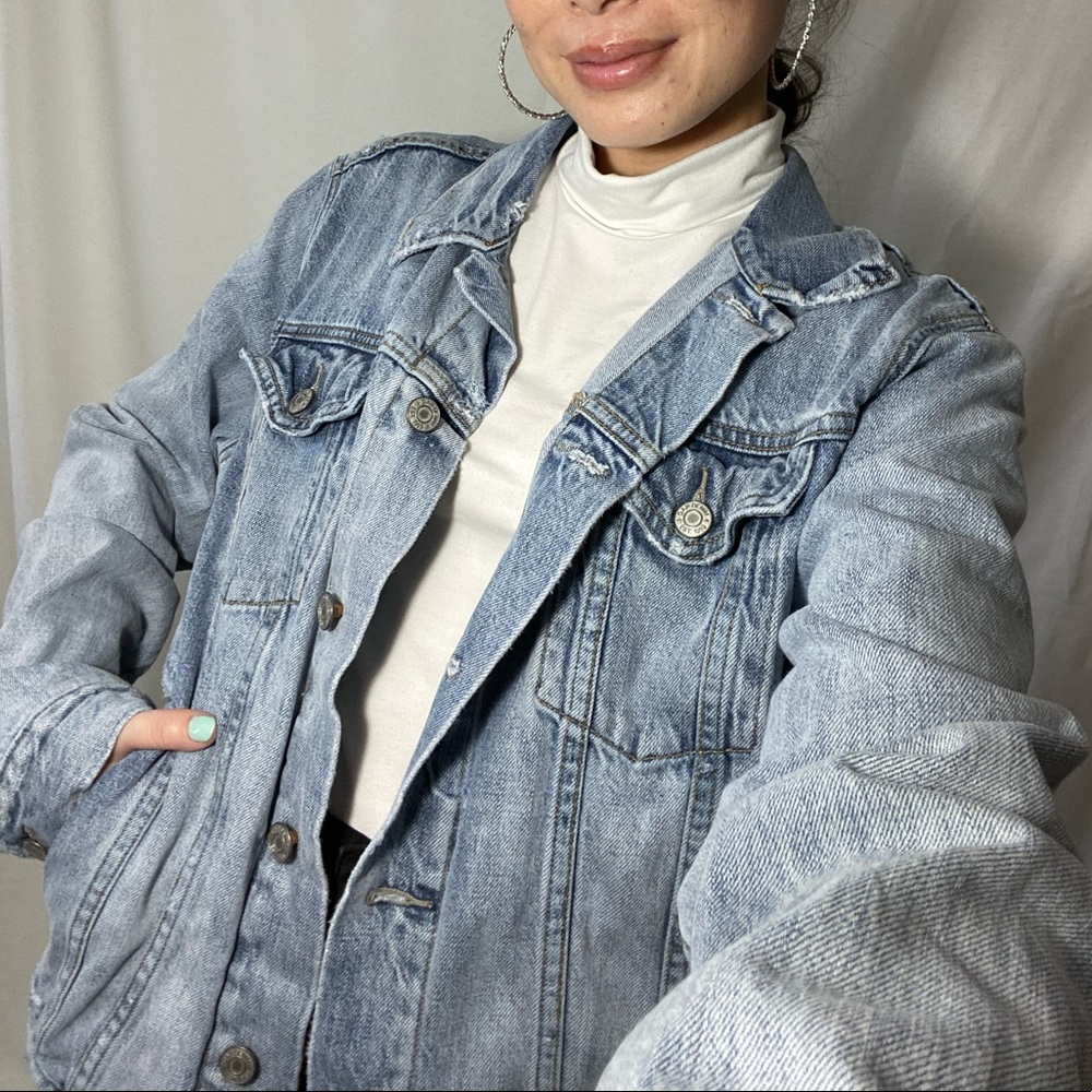 Womens 100% cotton light wash @gap denim jacket M